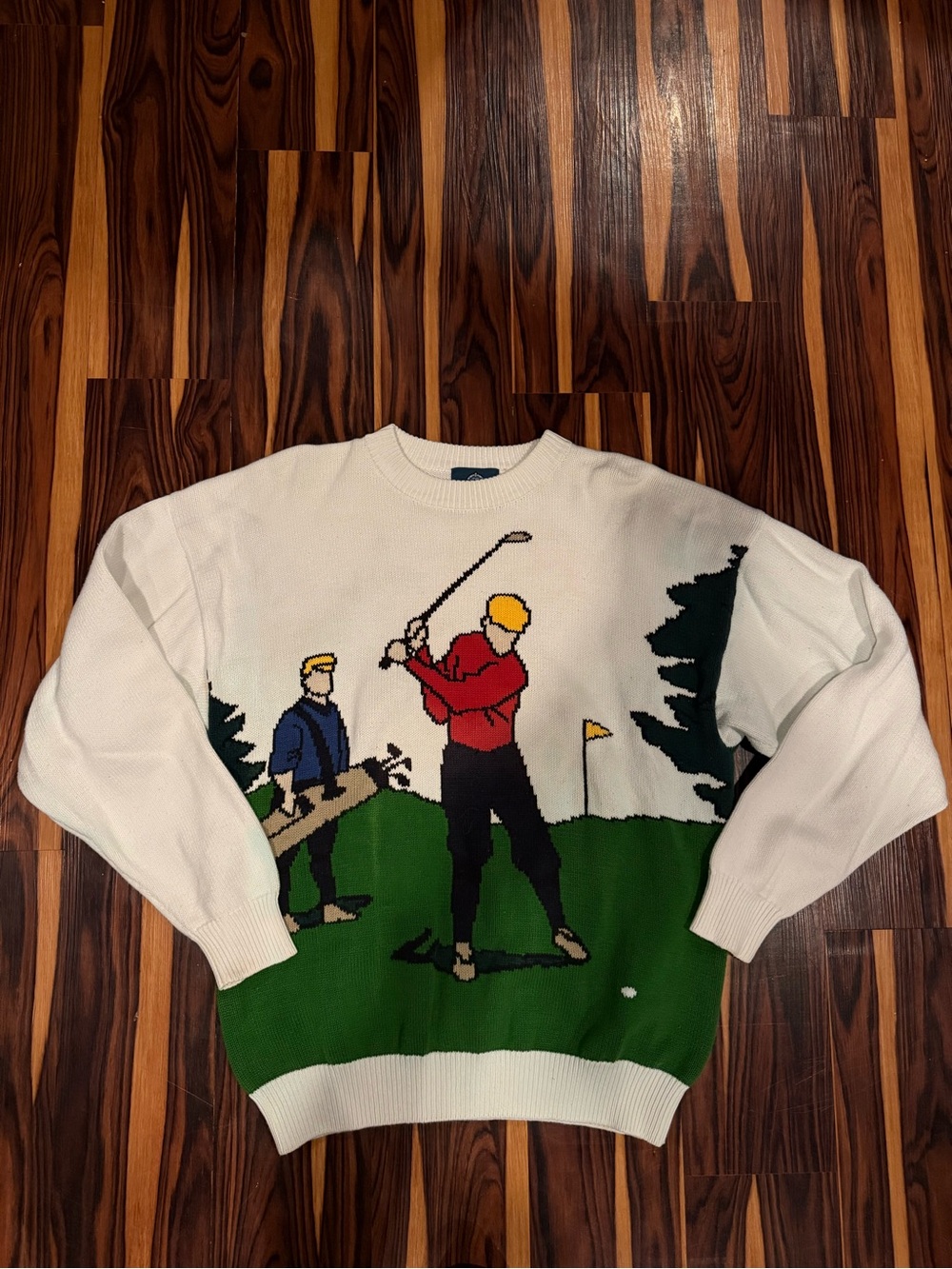 Jantzen White Crewneck Sweater with Golf Scene Graphic